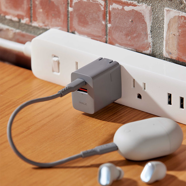 【iwalk】 方塊酥閃充快充頭 雙孔 PD QC 摺疊插頭 兩色