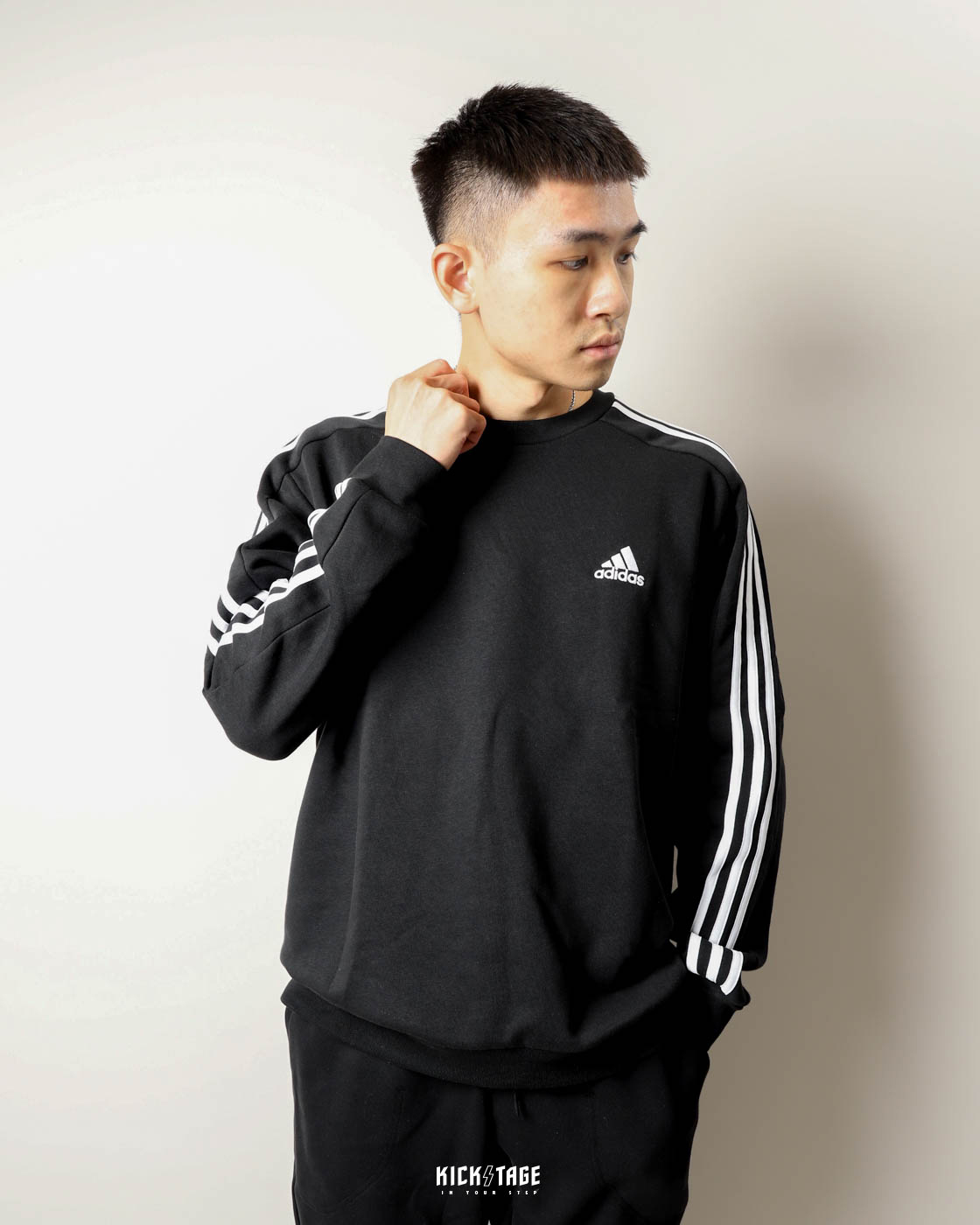 **特價商品售出不退換**男女款 ADIDAS ESSENTIALS FLEECE 黑色 灰色 小標 三線 寬鬆 衛衣 大學T【IB4027】