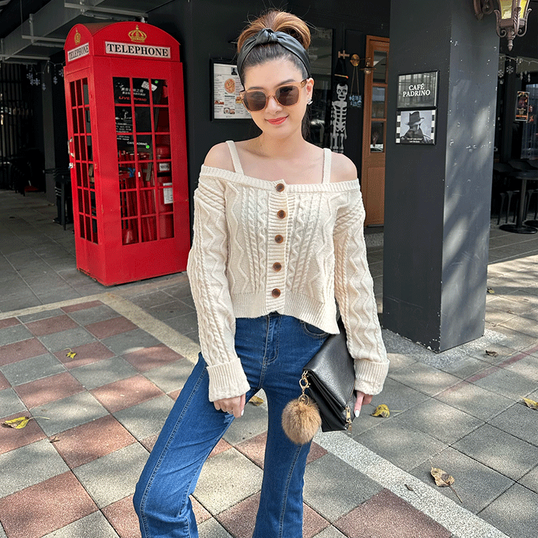 吊帶露肩麻花毛衣