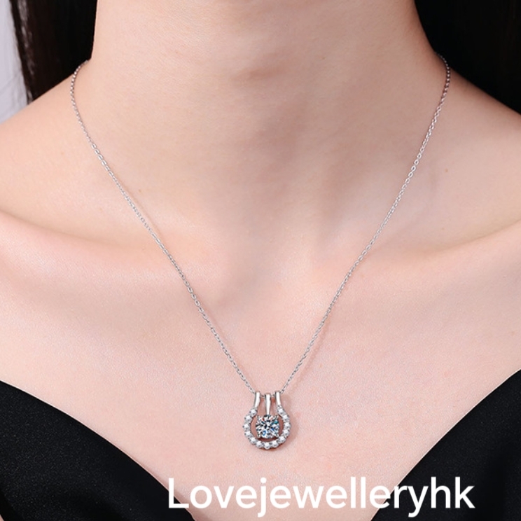 莫桑鑽三戴抱月吊咀      P1C030