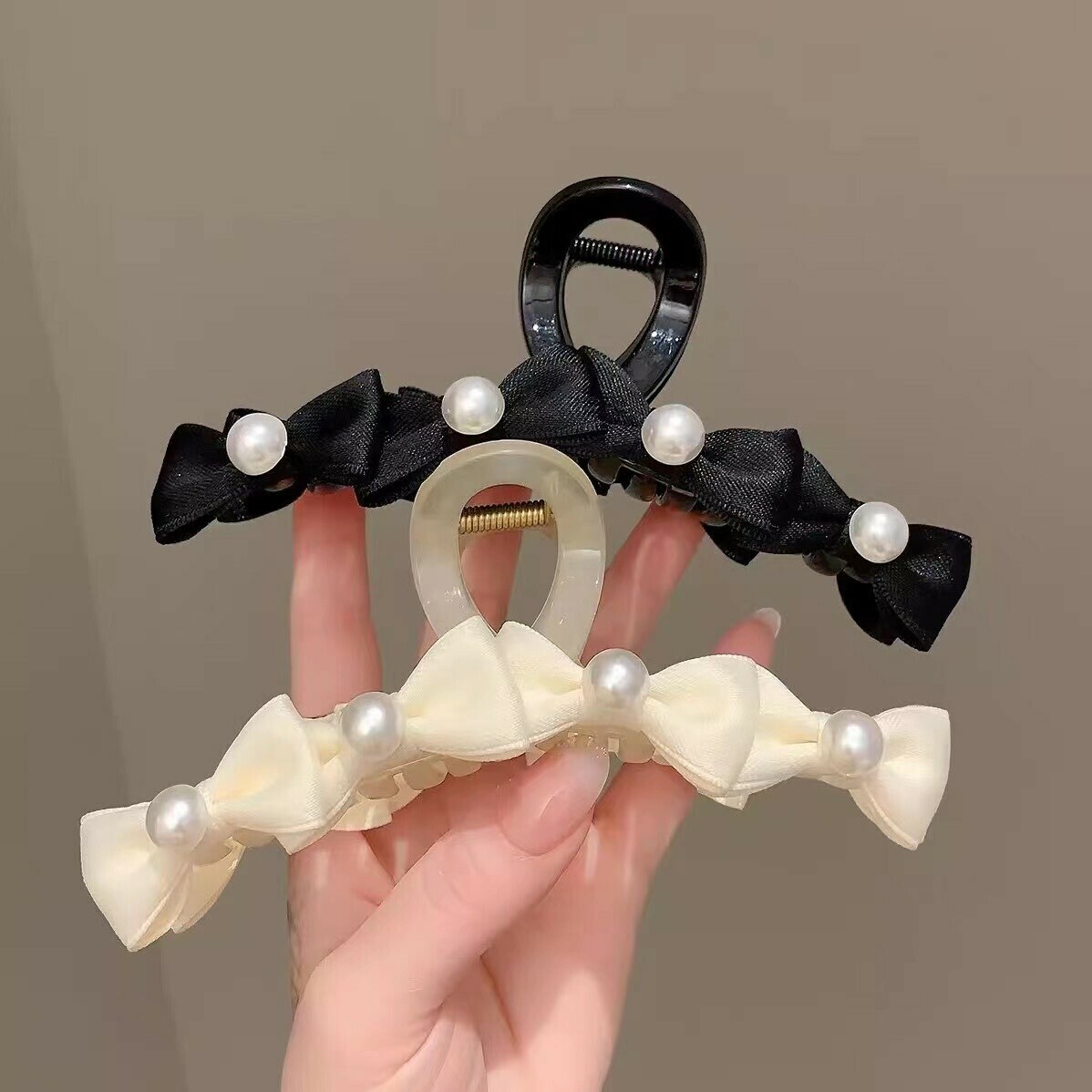 Y31珍珠蝴蝶結鯊魚夾