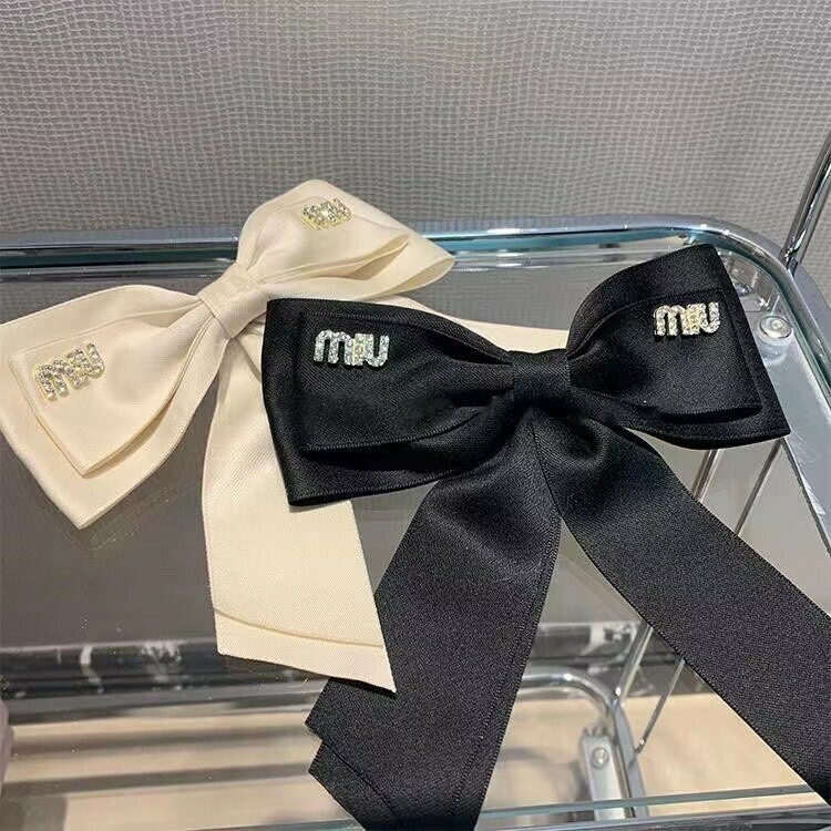 Y38滿鑽字母蝴蝶結