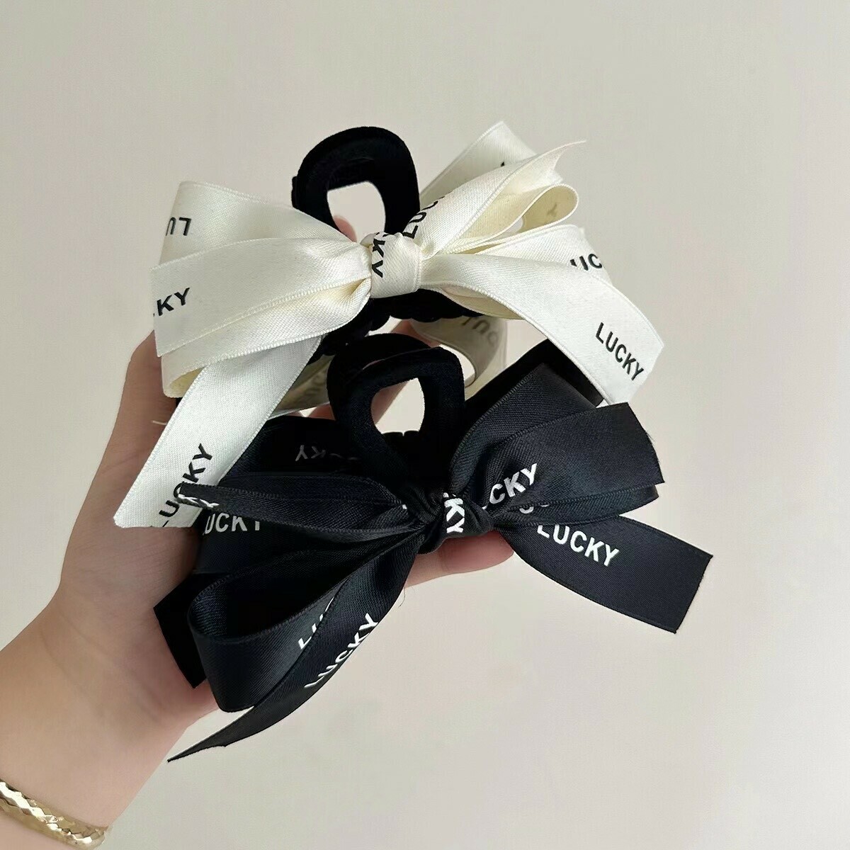 Y48字母蝴蝶結鯊魚夾