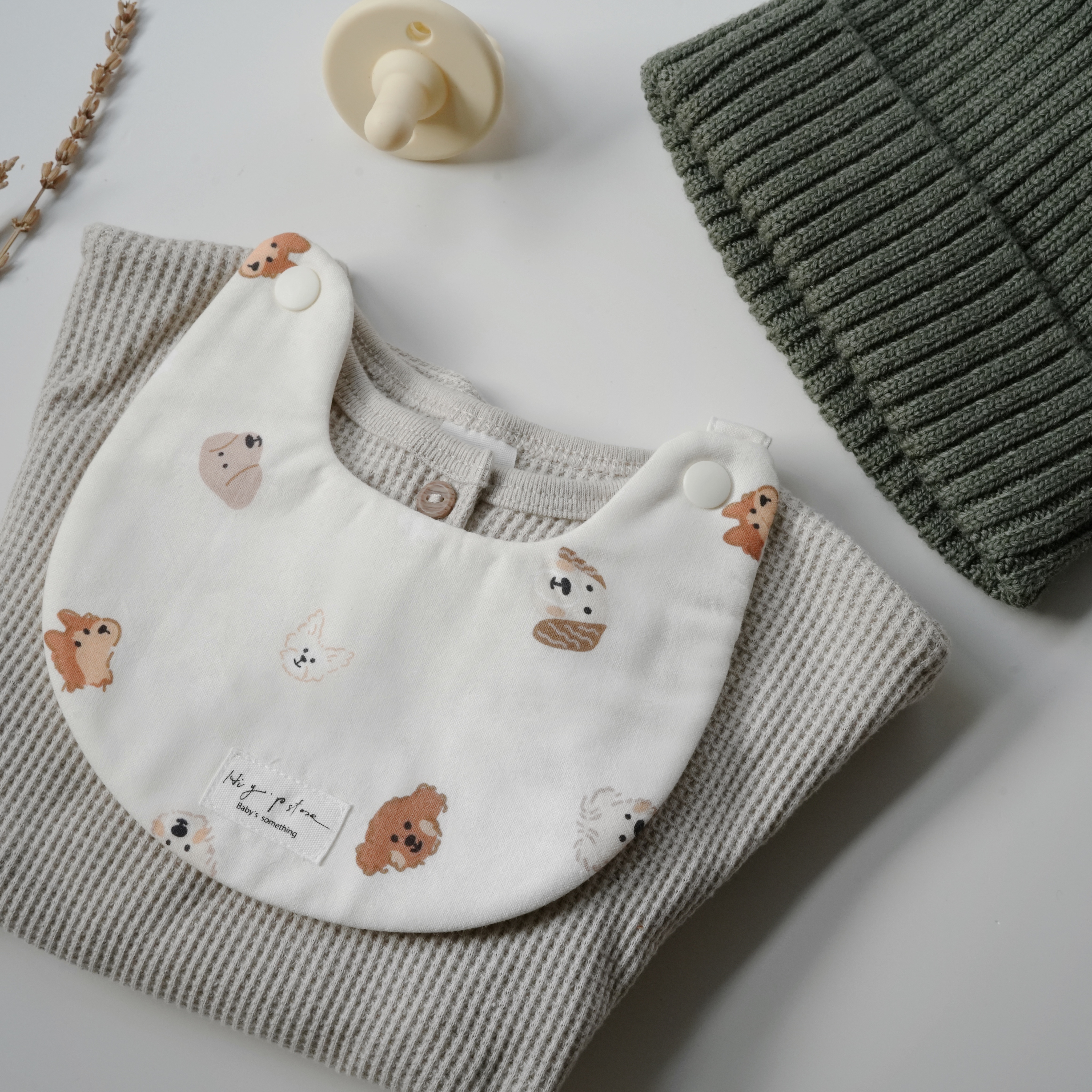 Hi Y.P store-手作圍兜-大頭狗狗