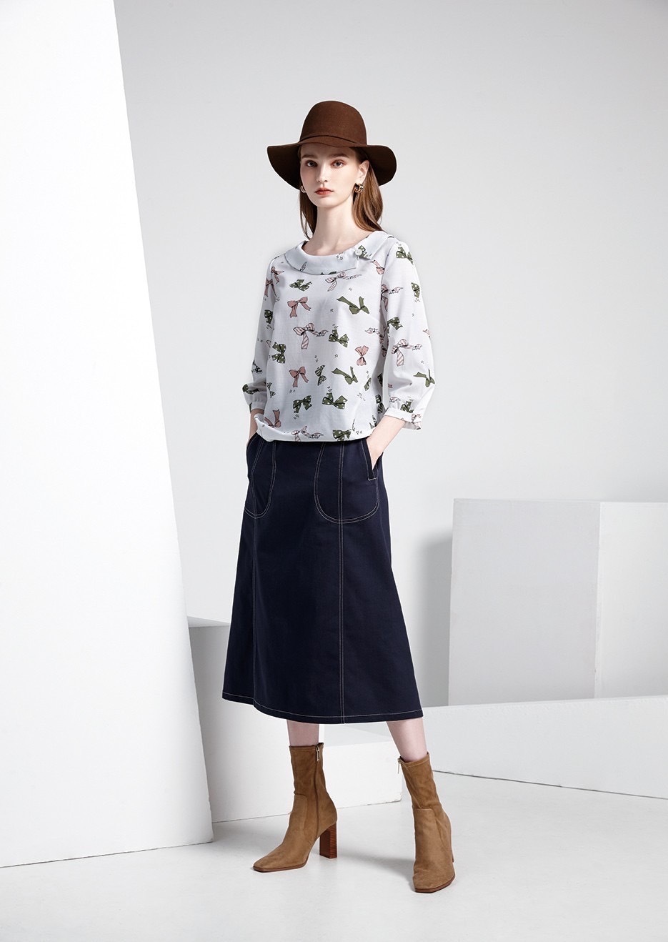 韓系印花優雅造型領上衣T6031