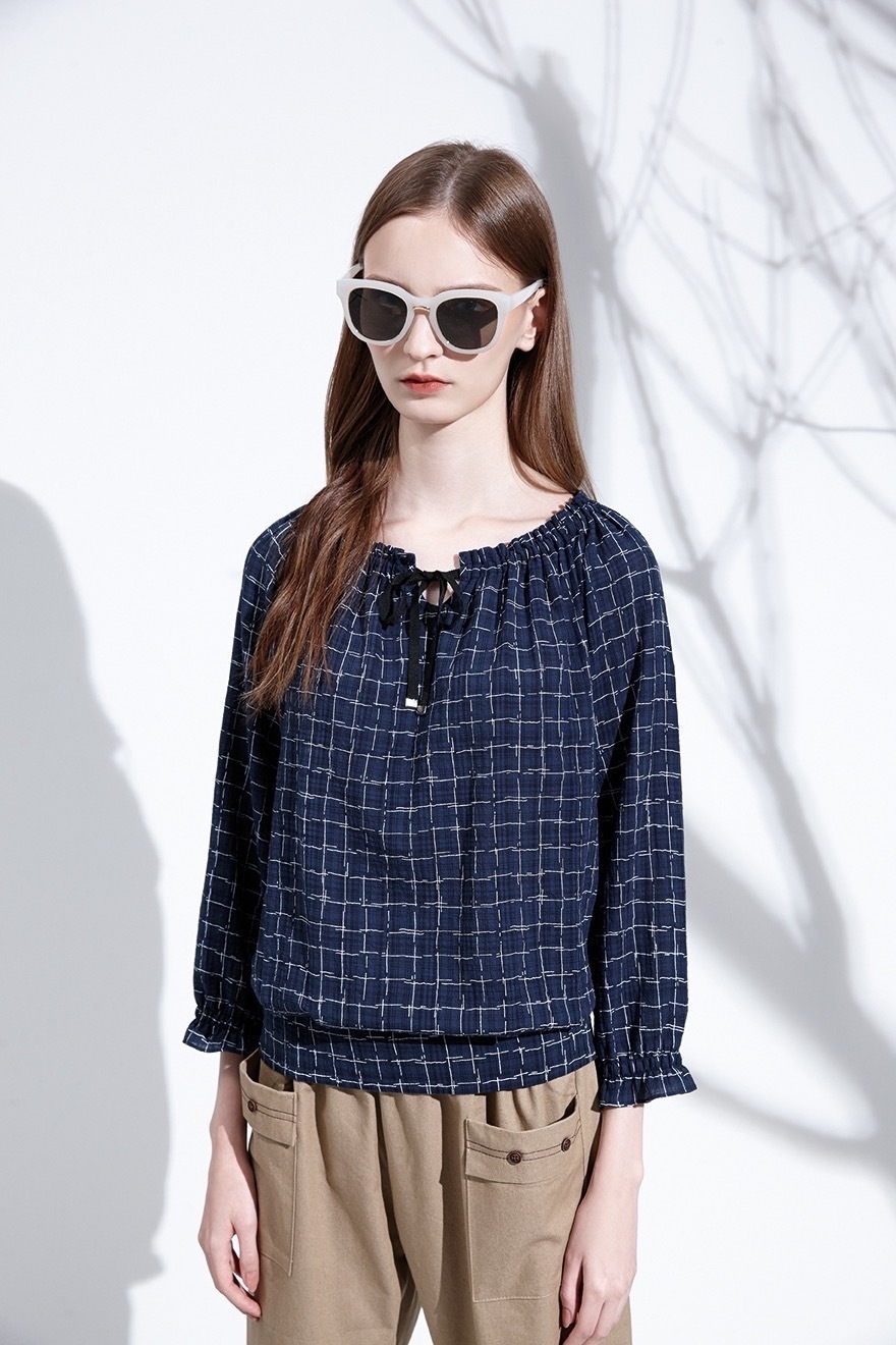 時尚個性口袋釦子造型休閒長褲T6151