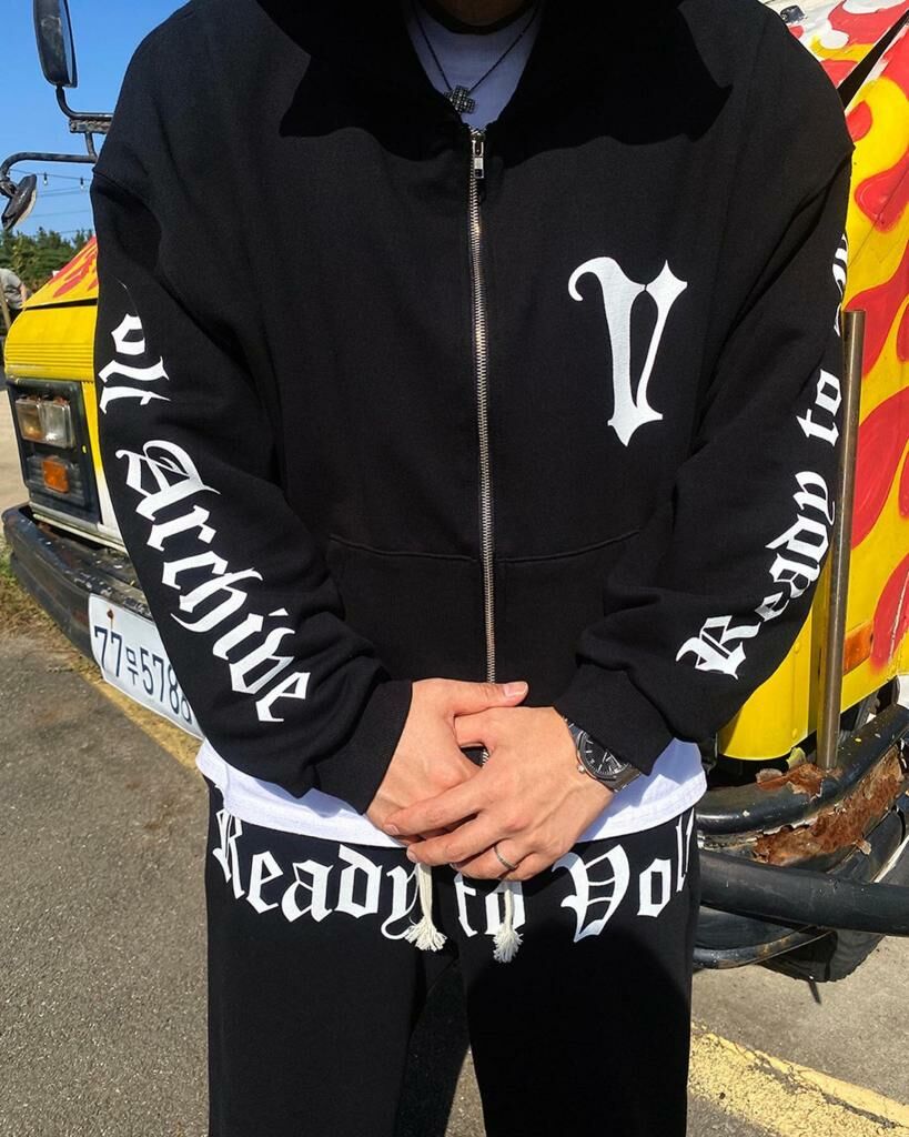 英文字連帽拉鍊外套 VOLT-027JK