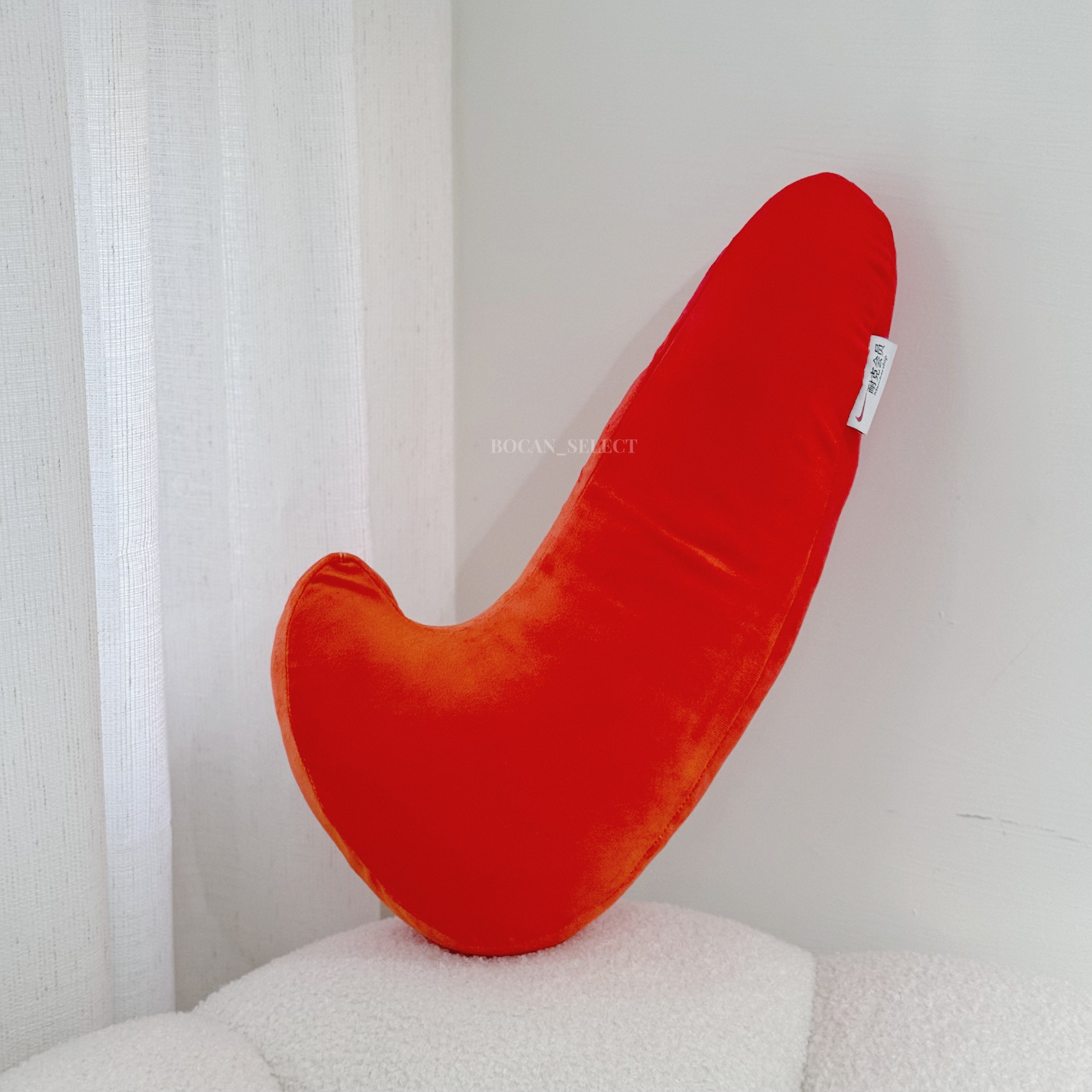 Nike Swoosh Logo 限量抱枕 黑色 橘色 兩色