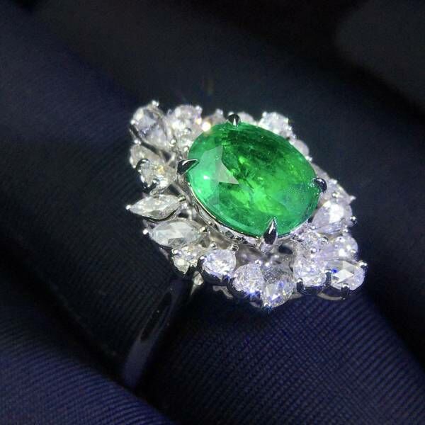 18k金配鑽石镶嵌 祖母綠戒指 送證書