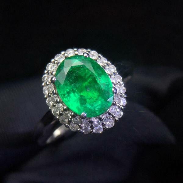 18k金配鑽石镶嵌 祖母綠戒指 送證書