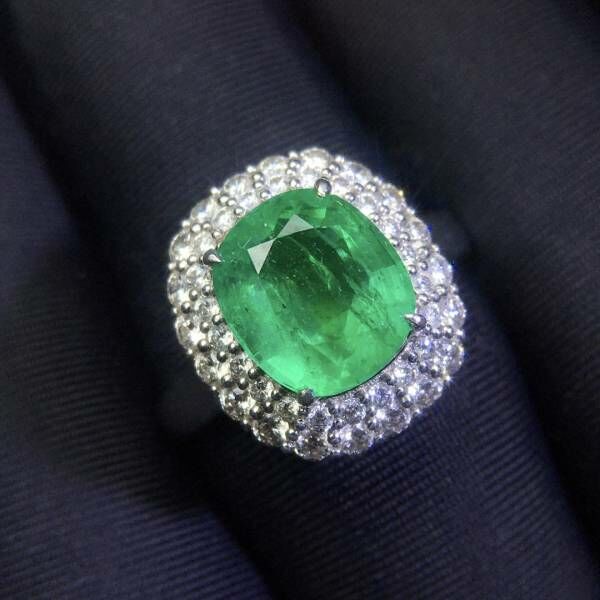 18k金配鑽石镶嵌 祖母綠戒指 送證書