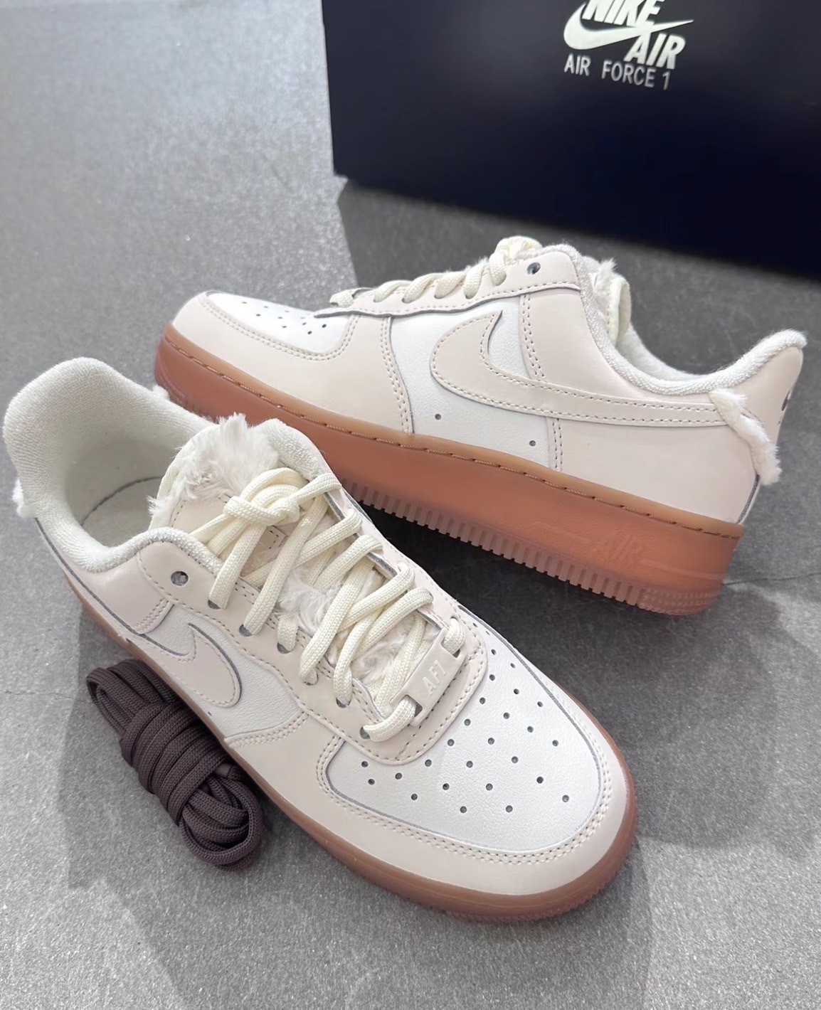NIKE  AIR FORCE 1 '07 LX 'SAIL/COCONUT MILK-GUM MED BROWN'