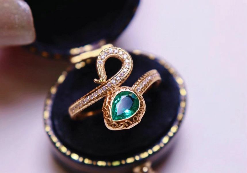 手工靈蛇款  祖母綠戒