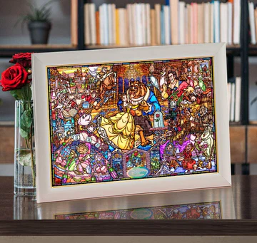 美女與野獸的故事彩色玻璃