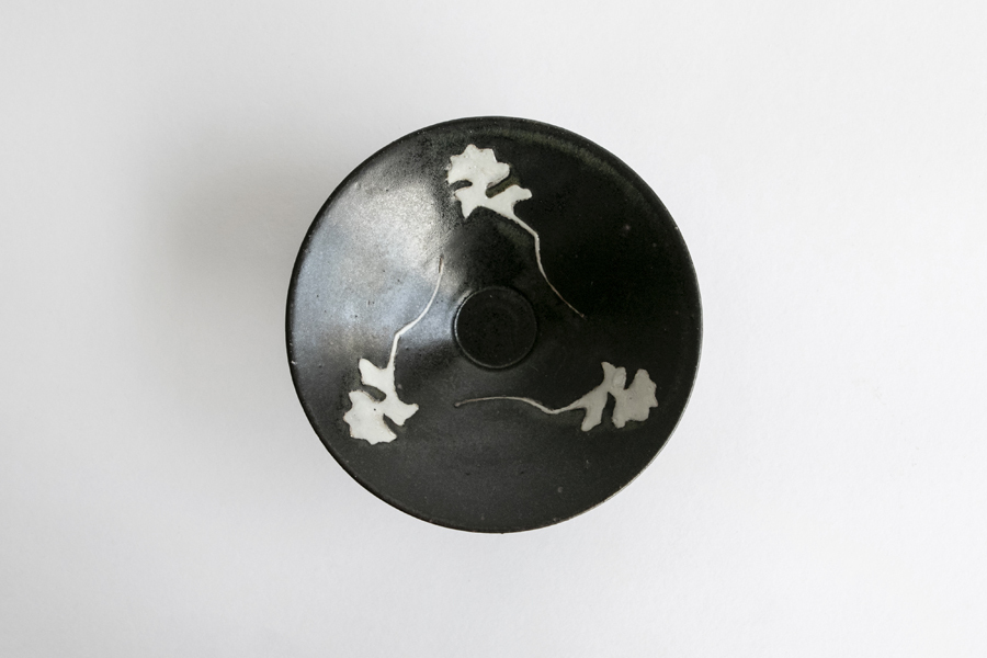 祥見知生選品-志村睦彦-黒釉白泥雲紋缽