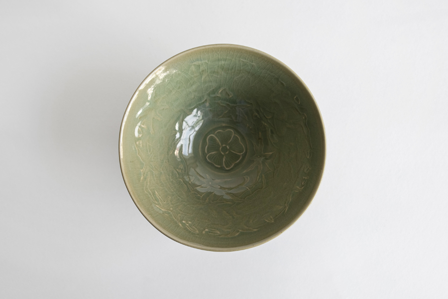 祥見知生選品-志村睦彦-青磁陽刻牡丹紋6寸缽