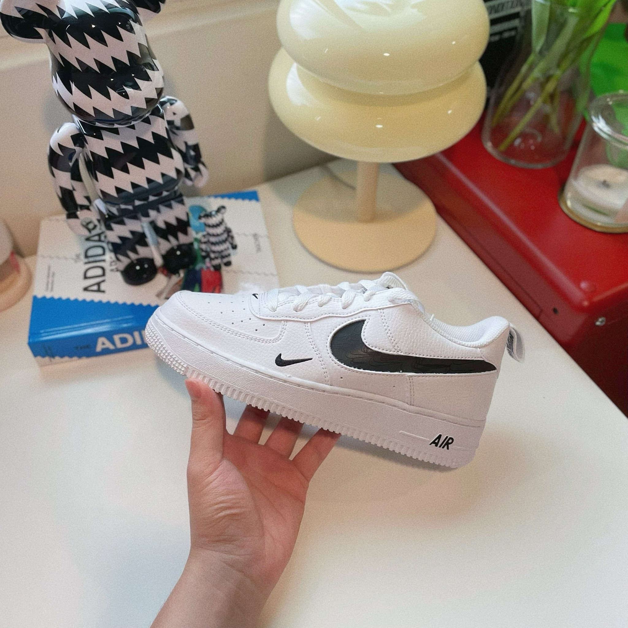 Nike Air Force 1 歐洲限定 滿版 反光 刺繡小勾 FV7020-100