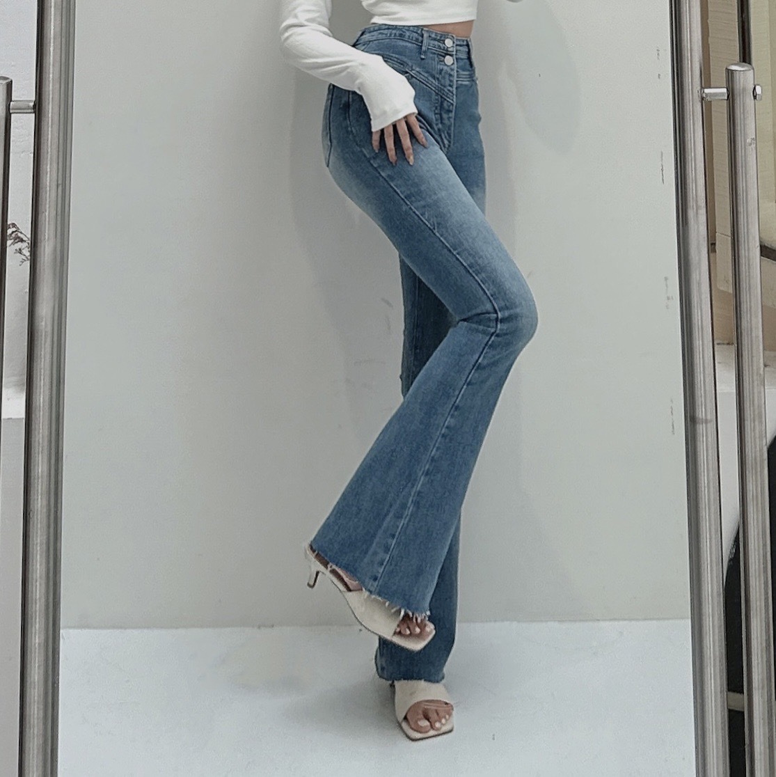 雙釦水洗喇叭牛仔褲/二色