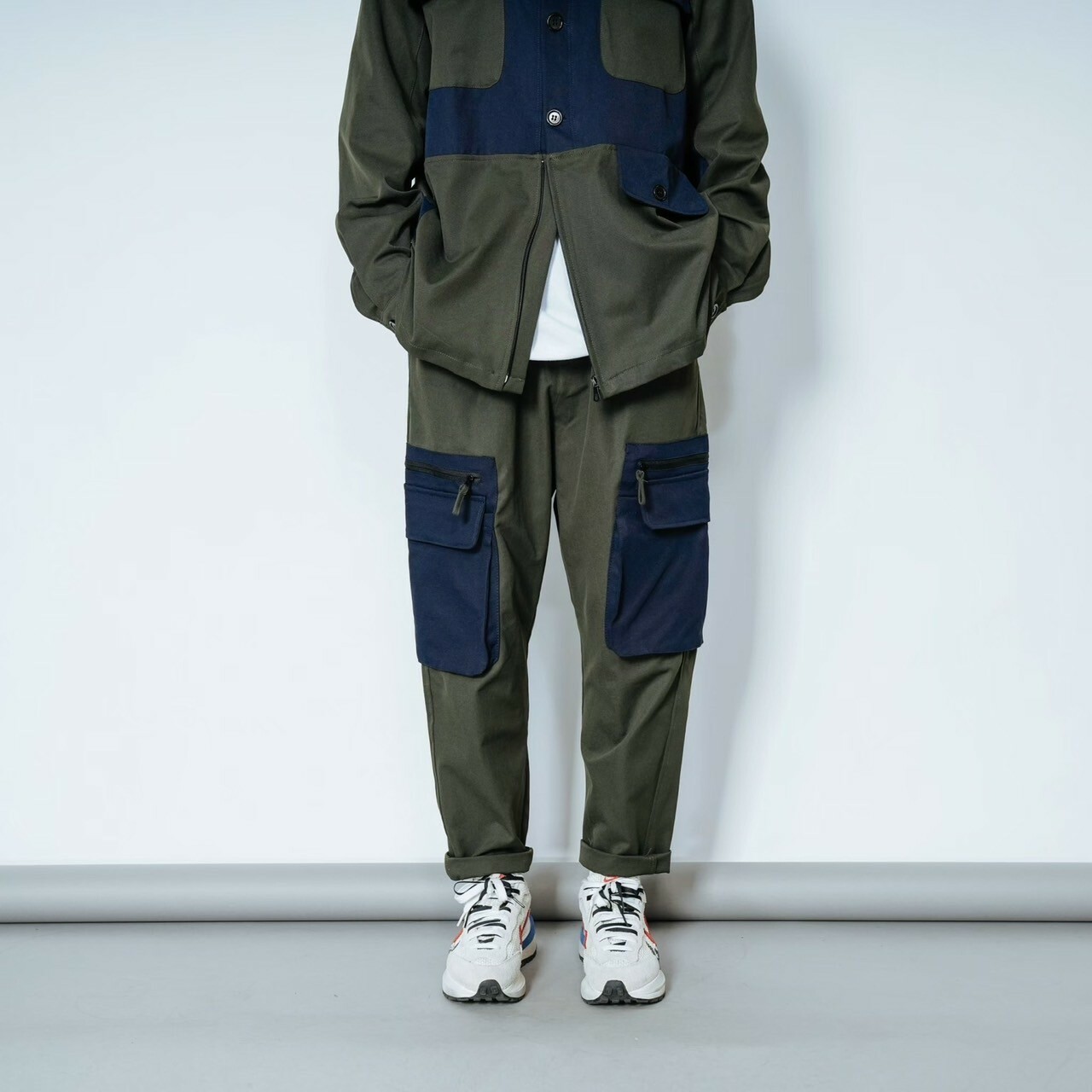 SBG 上寬下窄大口袋拼色工裝長褲 049