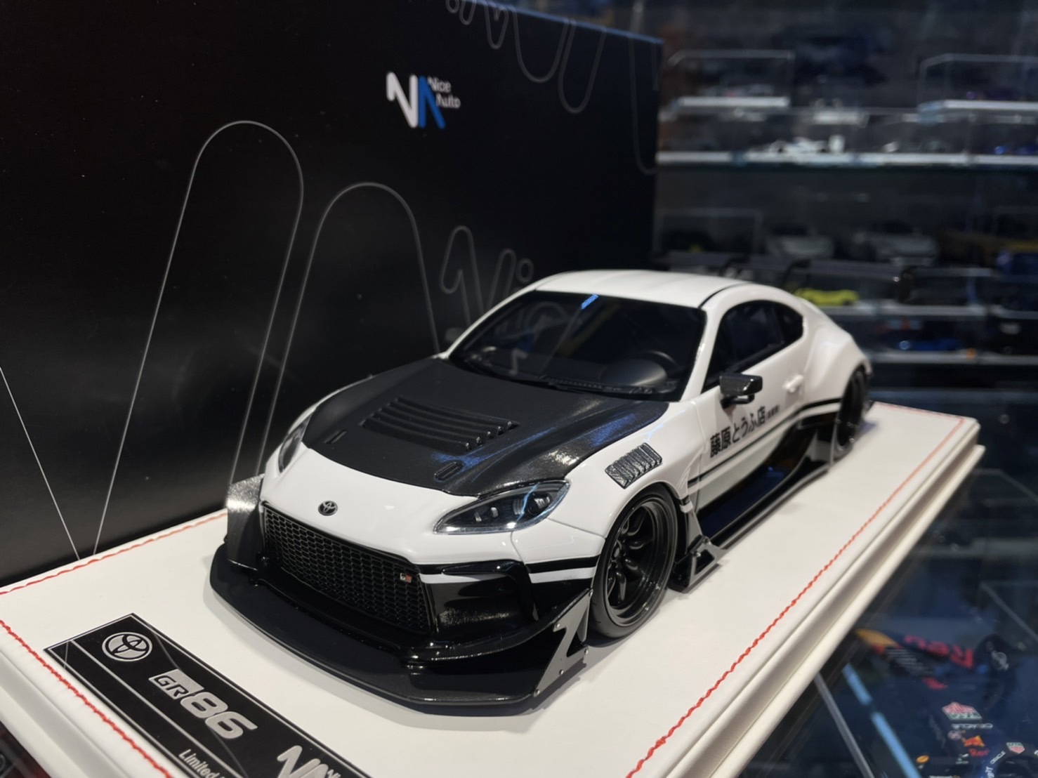 NA Widebody Fujiwara GR86 INITIAL D 1/18 (Resin)