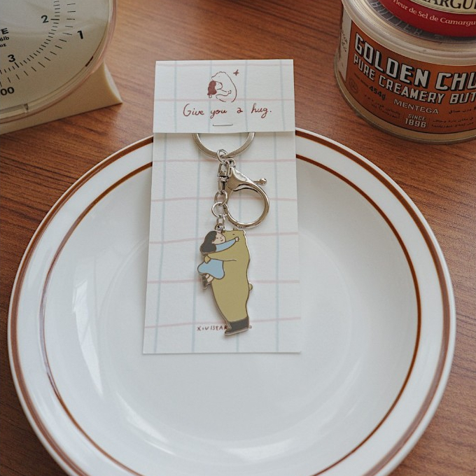 咻熊家 飛撲抱抱金屬吊飾 兩款可選｜咻咻熊