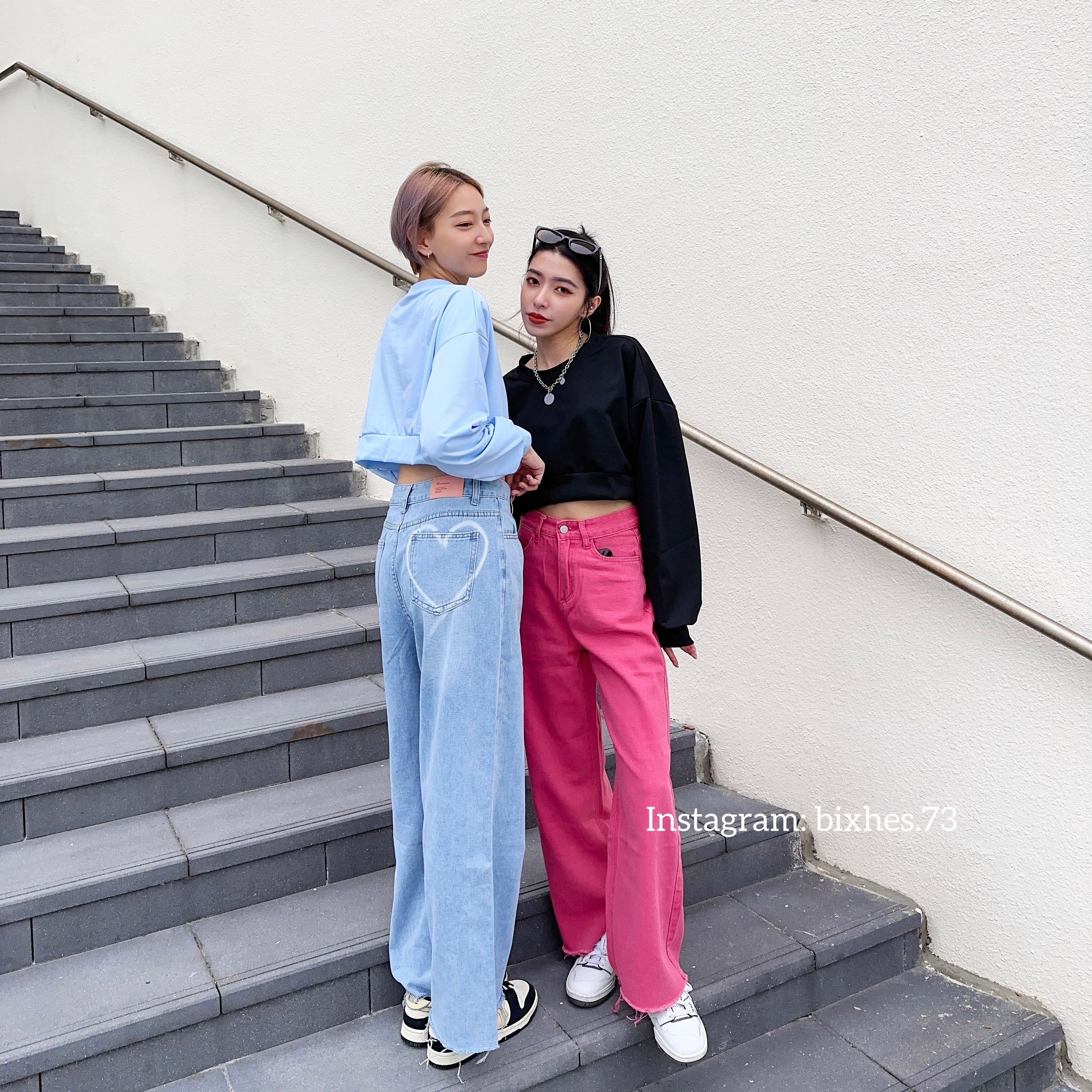 後口袋噴漆愛心牛仔褲(E00060)