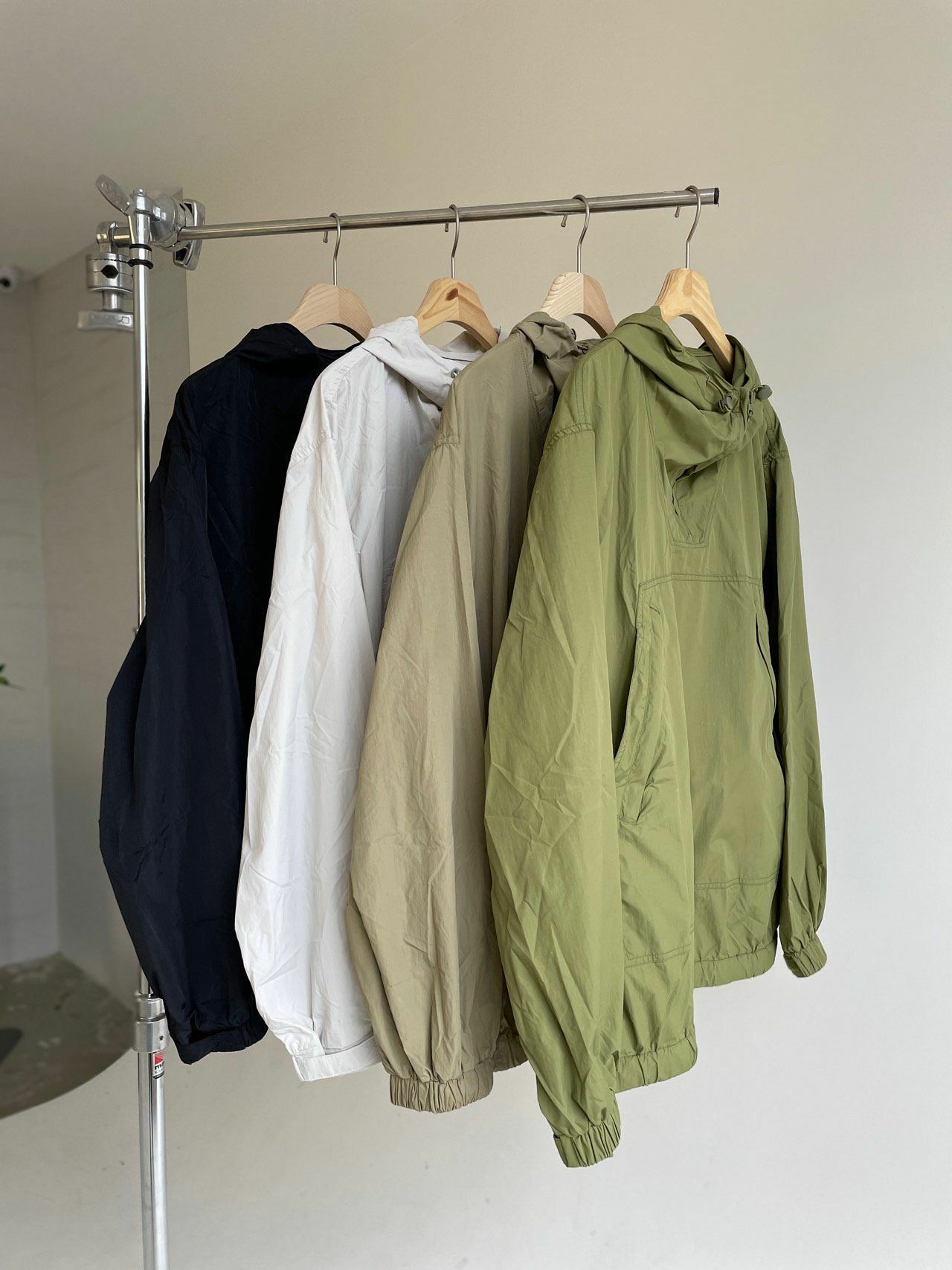 淨色半開胸連帽拉鍊外套 DDM-018JK