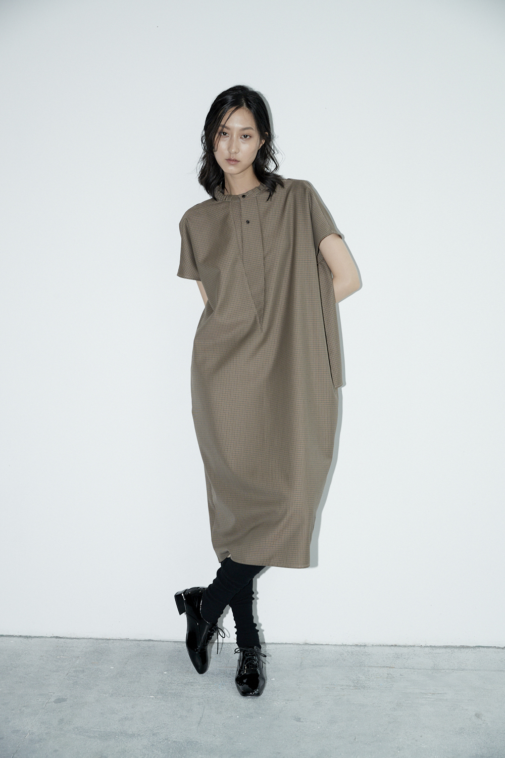 假兩件蓋袖挖背毛料洋裝