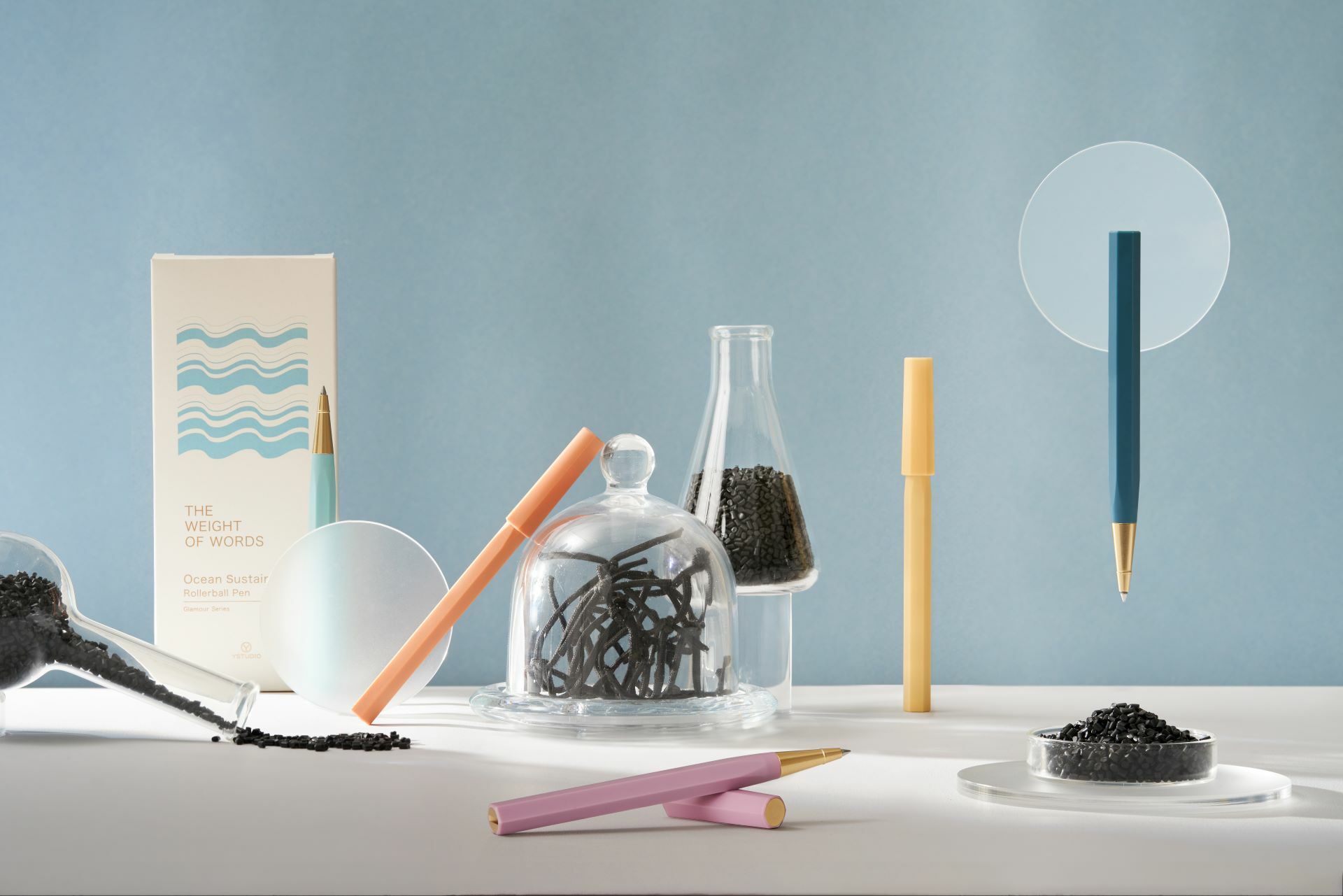 物外YSTUDIO近期推出海洋永續鋼珠筆，使用台灣廢棄漁網原料，再生製成筆身
