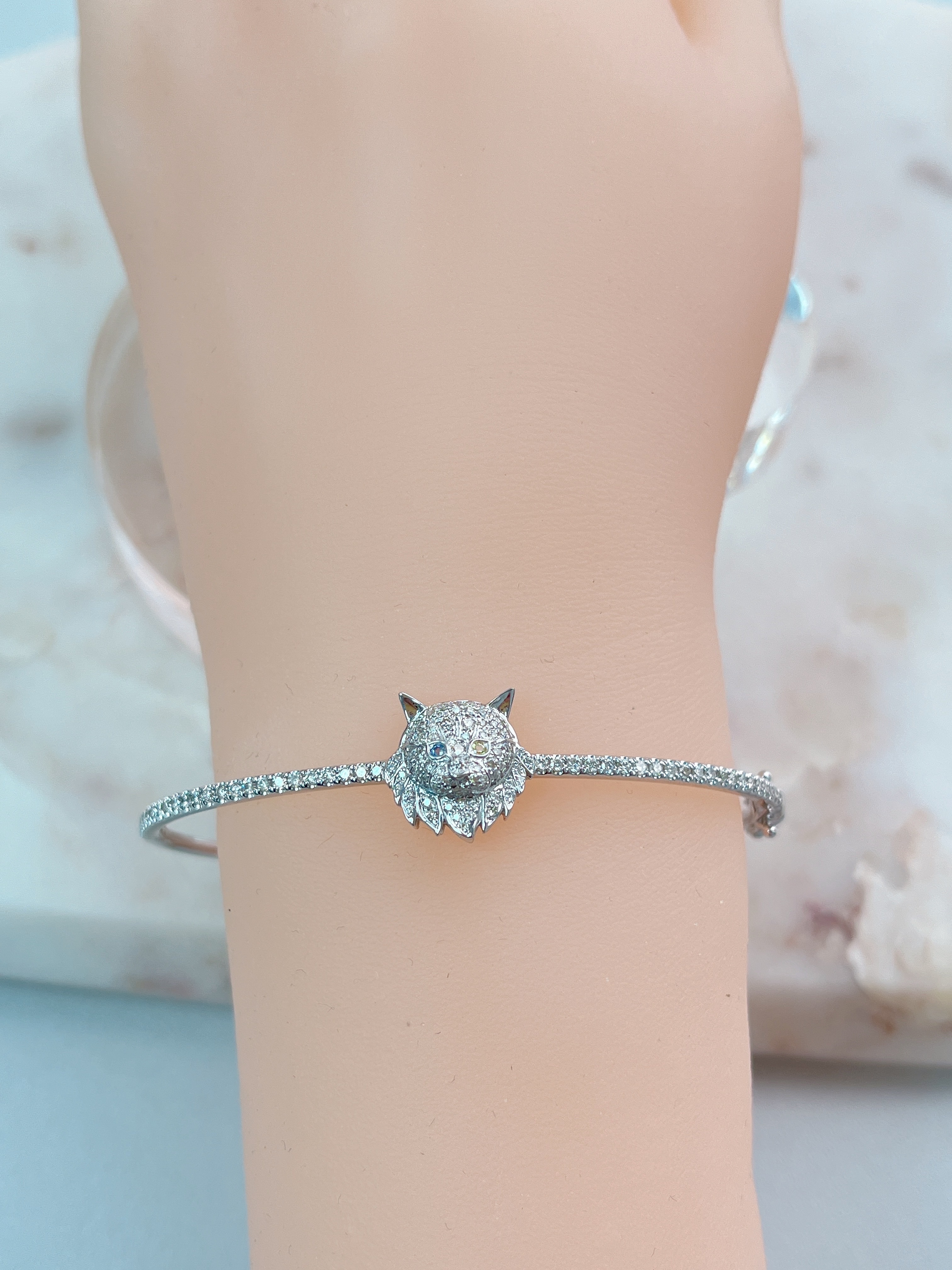18K White Gold Pet Diamond Bangle ( Special Order )