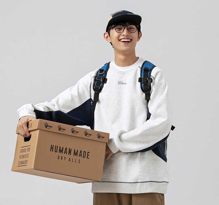 11M22 撞色拼接感造型大學TEE 四色