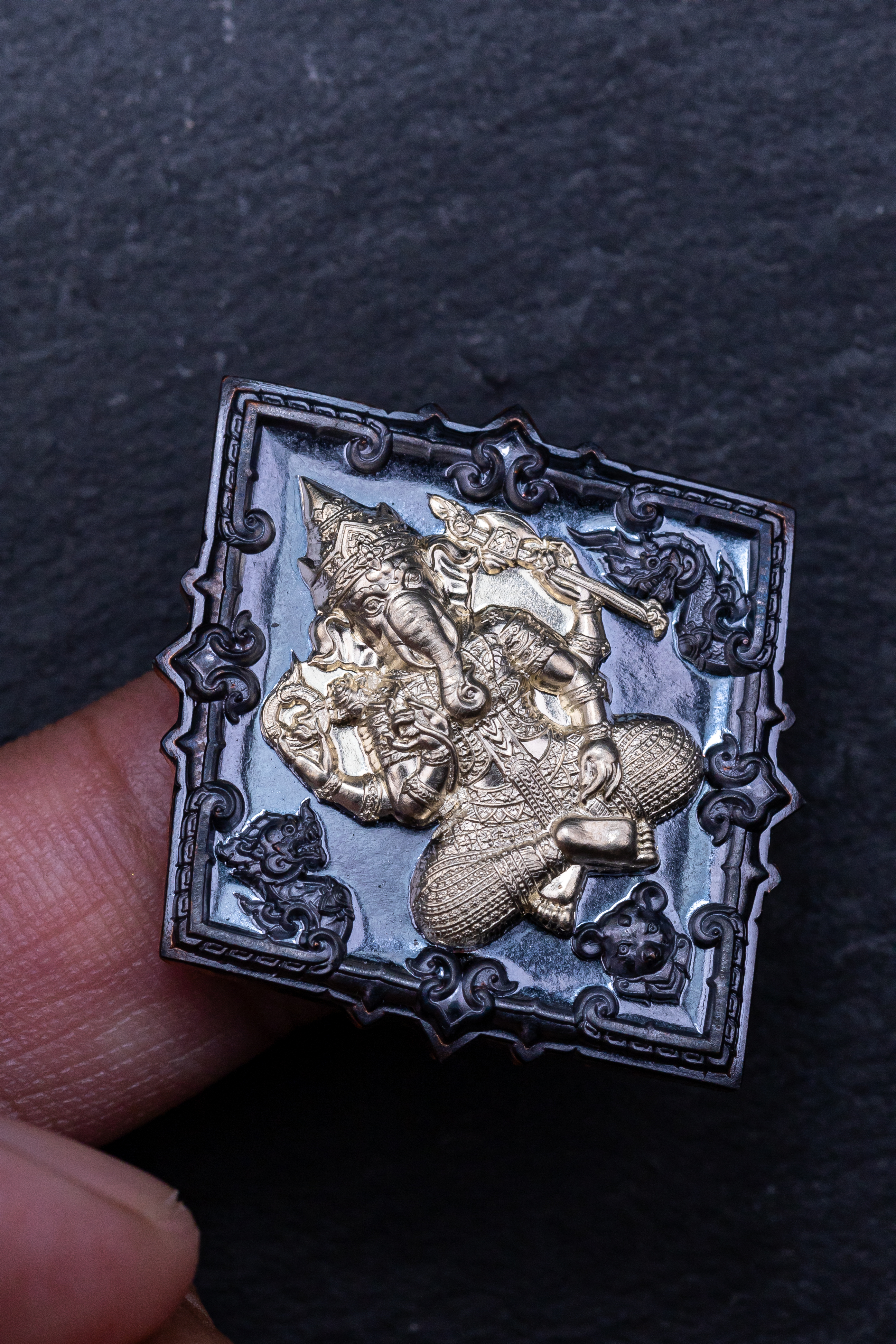 泰國佛牌,象神,古巴阿里阿查,孔雀王,龍婆素里央,古巴傑士達,帕阿贊棟,古巴API哇,帕阿贊阿迪烈,帕阿贊丁棟,帕阿贊維樂噴