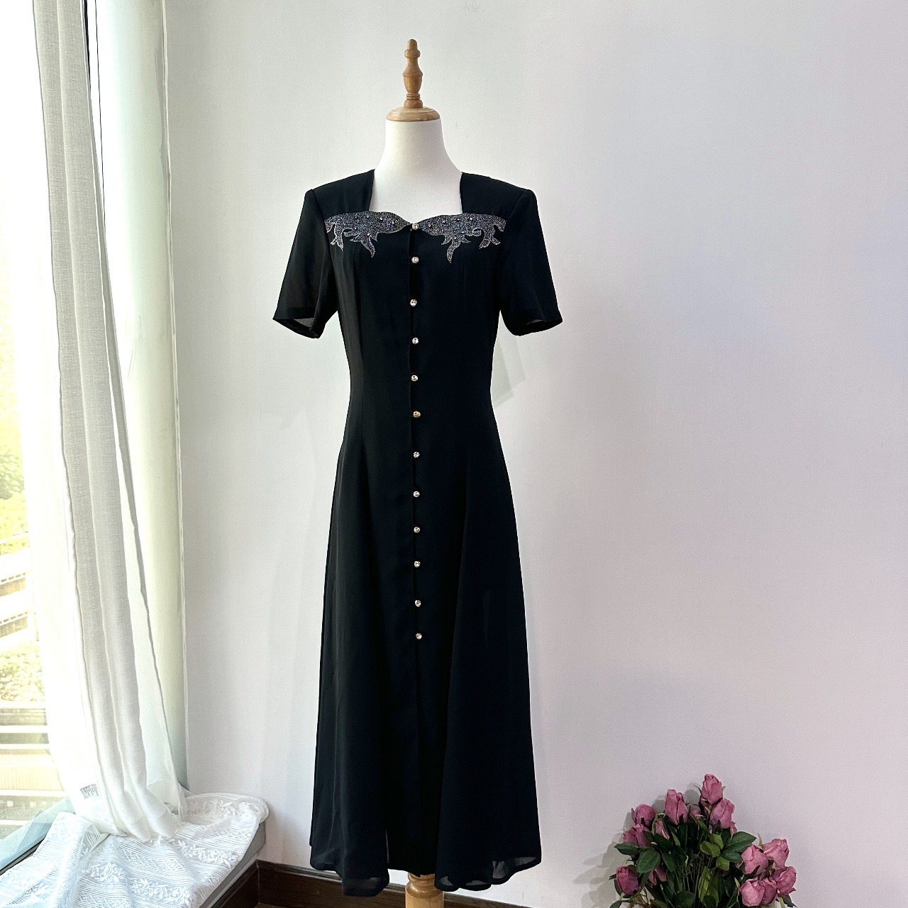 黑色閃閃蒙面俠垂墜感連身裙