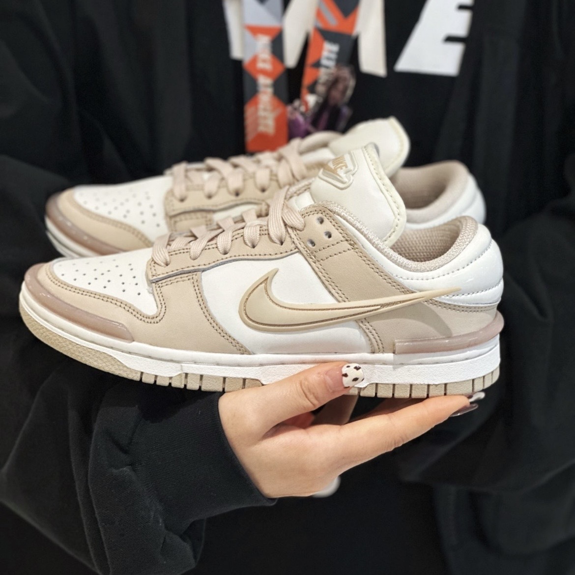 NIKE DUNK LOW TWIST 飛勾奶茶 小AMBUSH 沙色 DZ2794-102