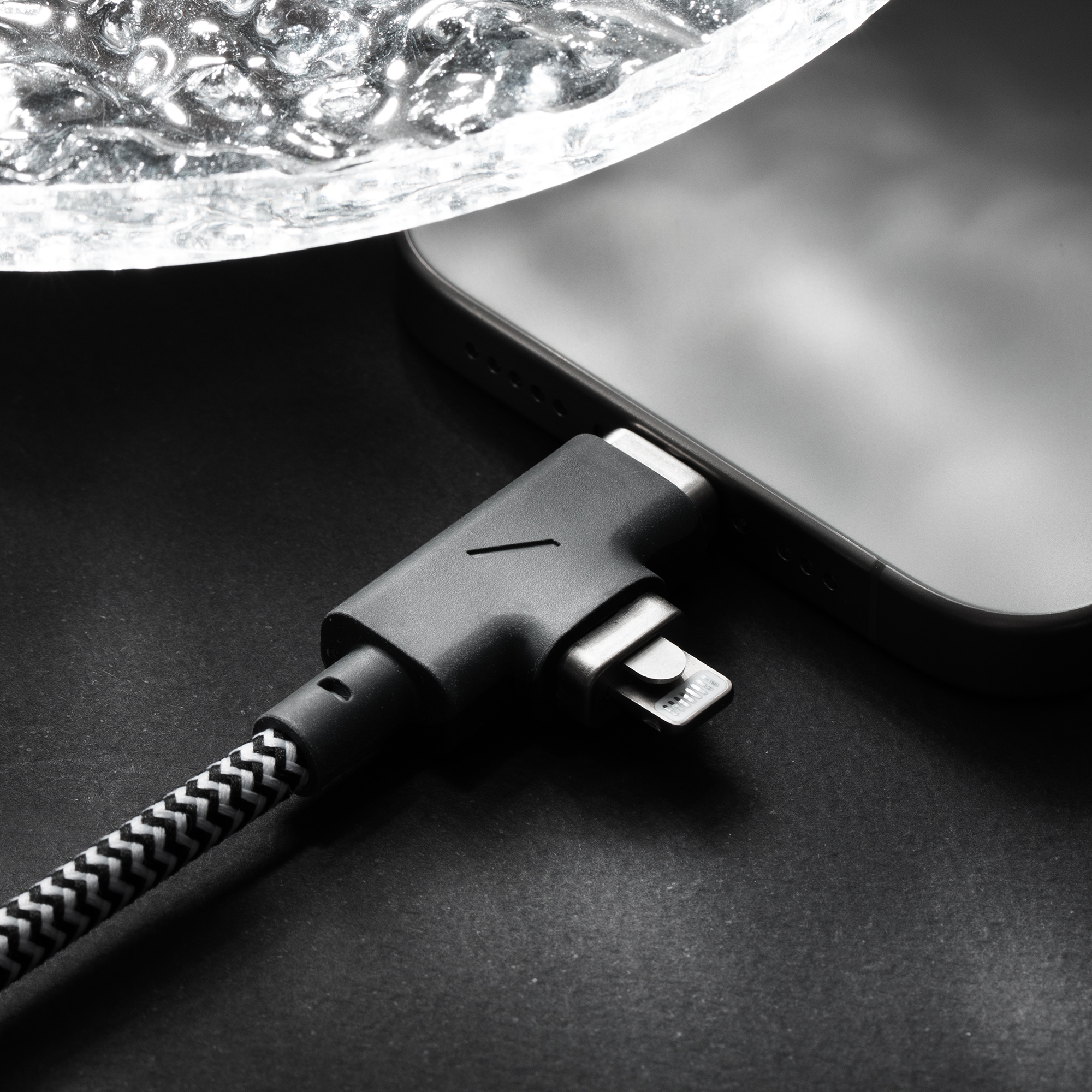 二合一 2.4公尺快充充電線-宇宙黑[C-C+L]