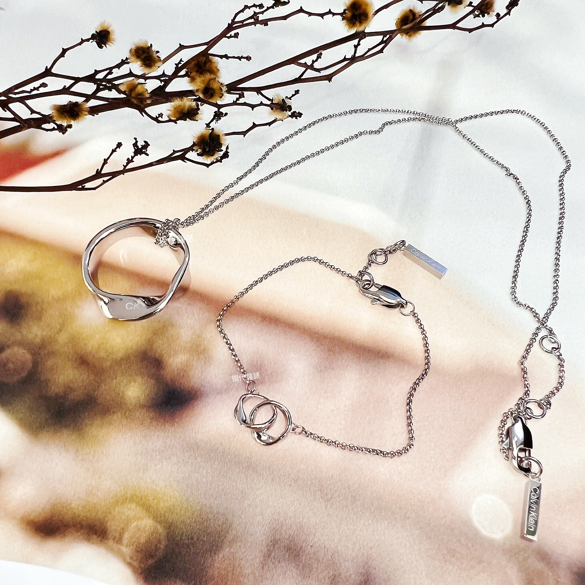 【Calvin Klein】Ethereal Metals系列 扭轉項鍊/手鍊套組 CKF35700013 現代鐘錶