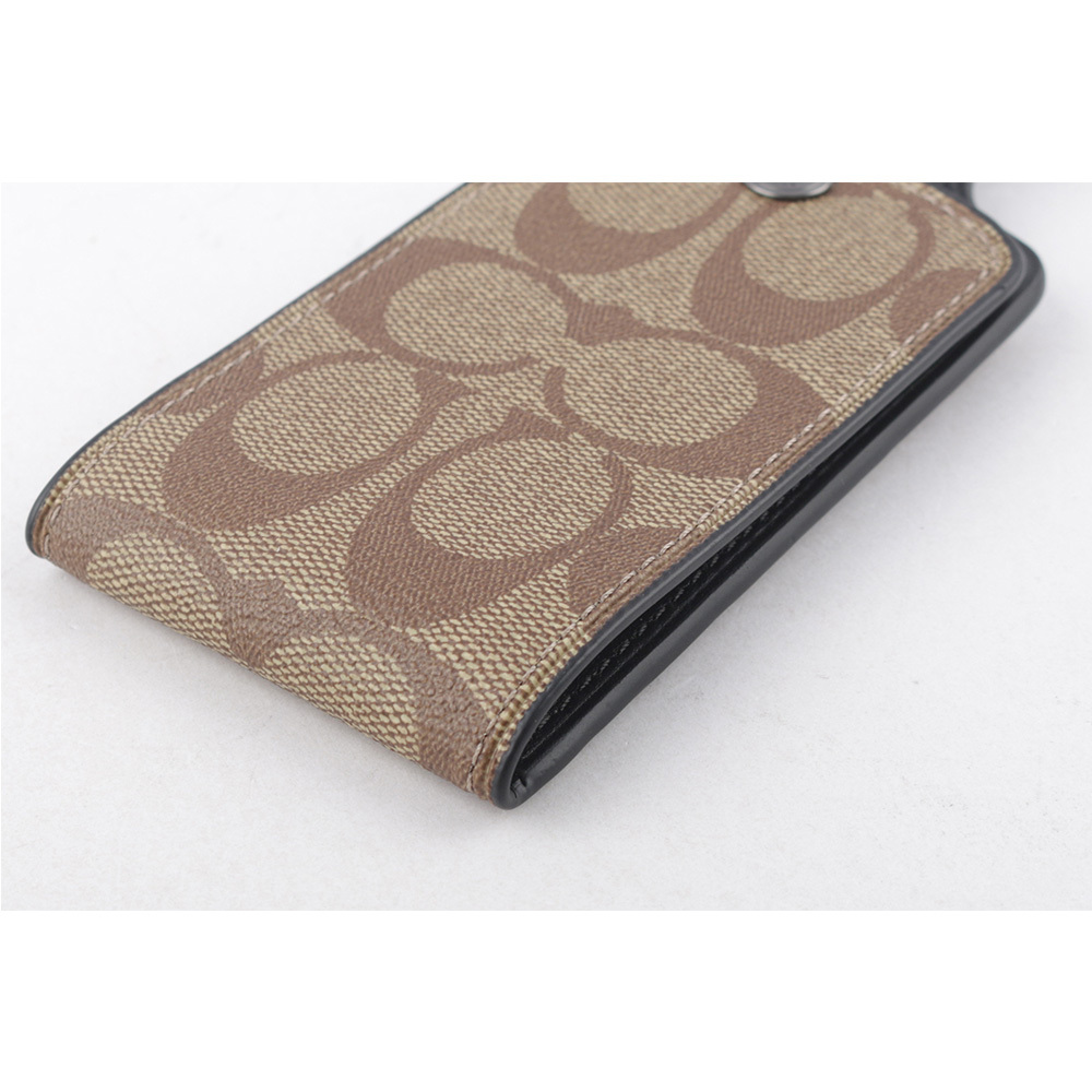 【COACH】CC Logo 滿版圖層帆布及牛皮行李吊牌(卡其色) C1614 QBKHA