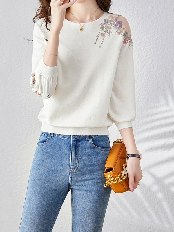 鏤空繡花七分袖針織上衣 米白