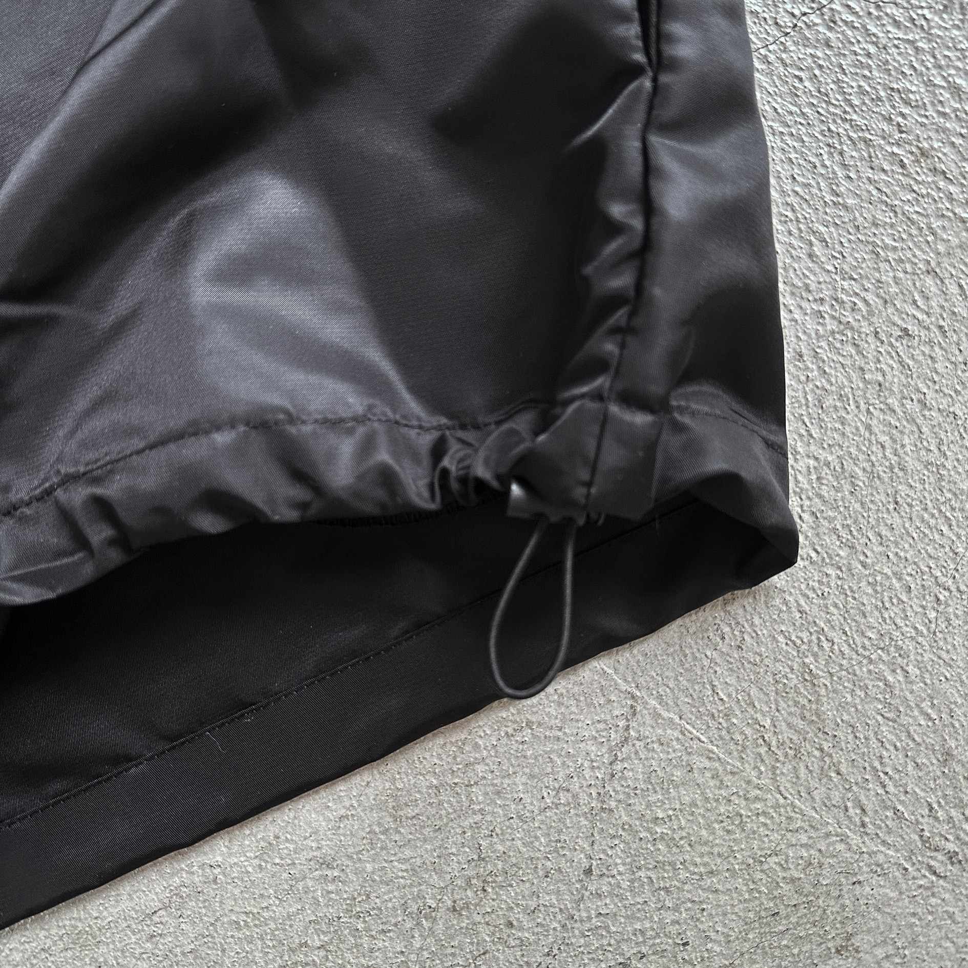 美式英文尼龍V領長Tee 68742