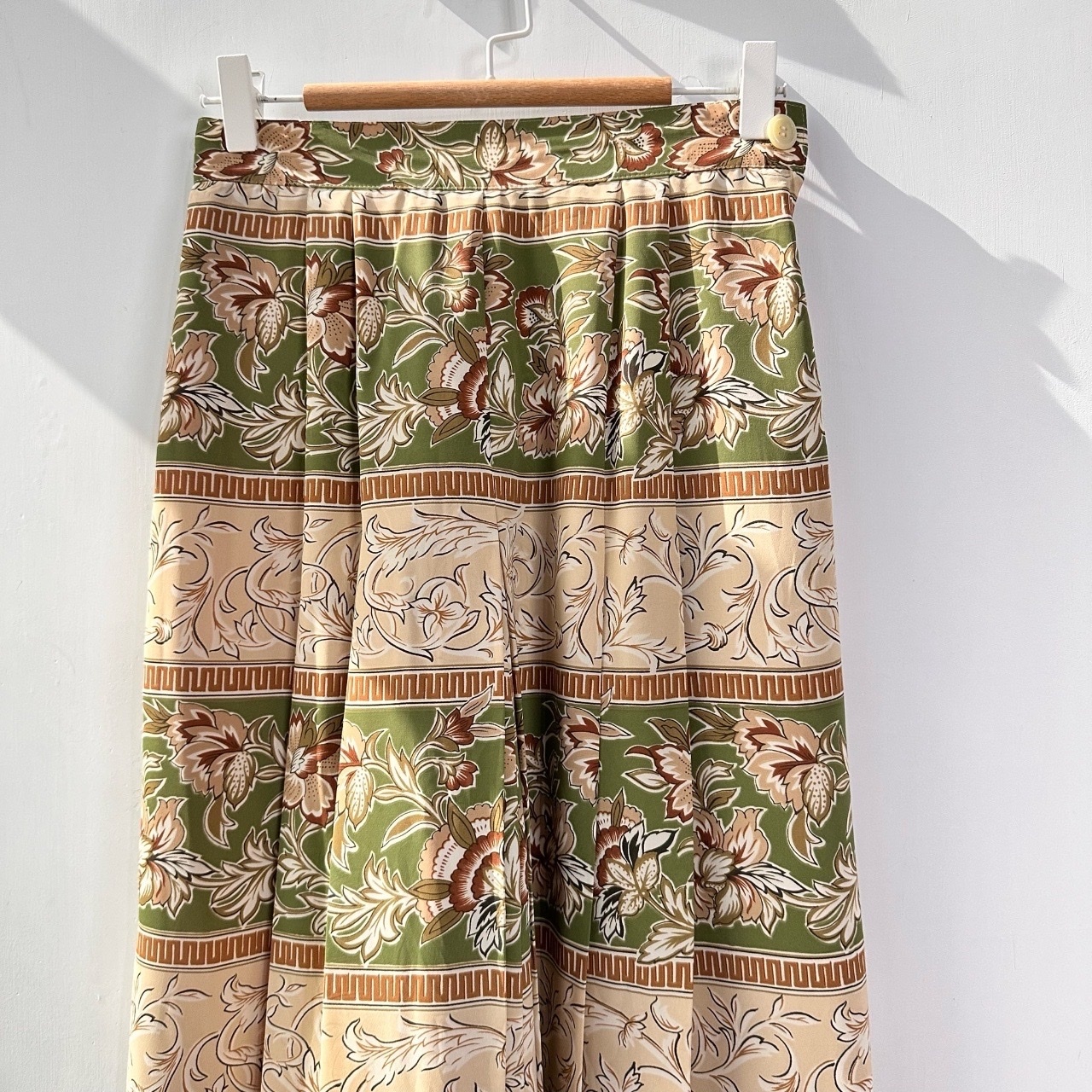 綠色杏色花花闊褲