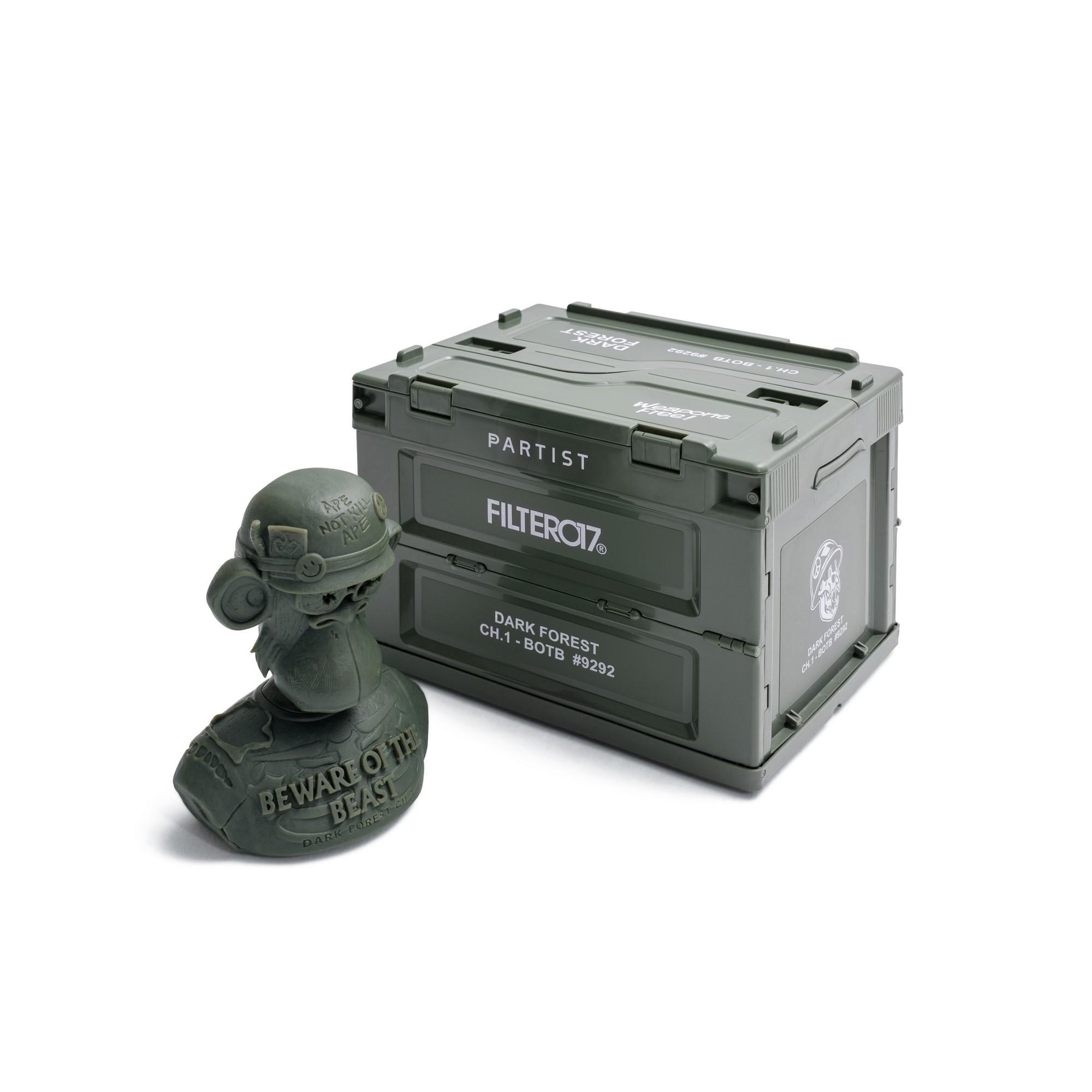 FILTER017® X DARK FOREST 11" Vinyl Bust Of Art ( War Edition #9292 ) 無聊猿搪膠戰爭胸像 (軍箱精裝版)