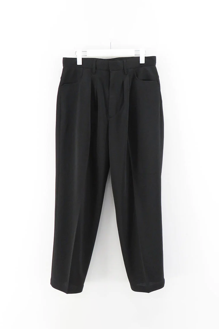FARAH TWO TUCK WIDE TAPERED PANTS  - BLACK / GRAY