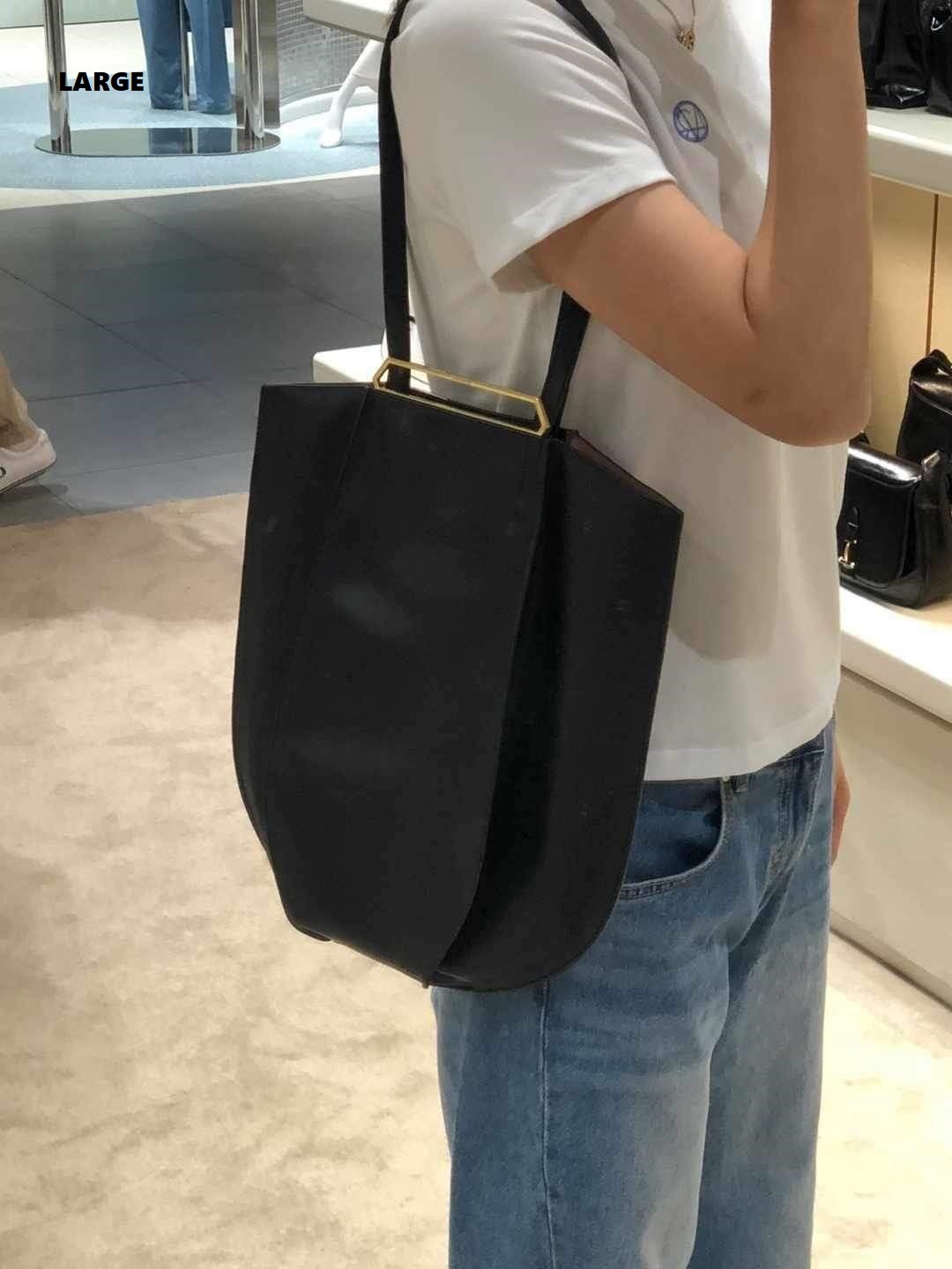 ☆人気☆LOEUVRE☆Sac de Ballon Medium Ba.g☆バッグ☆ LOEUVRE Sac de Ballon 滑面牛皮