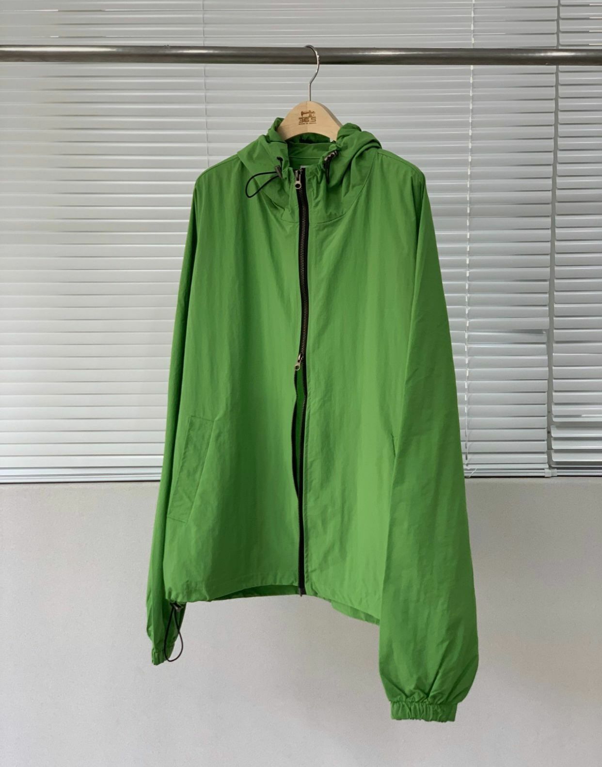 淨色連帽拉鍊外套 36.5-007JK