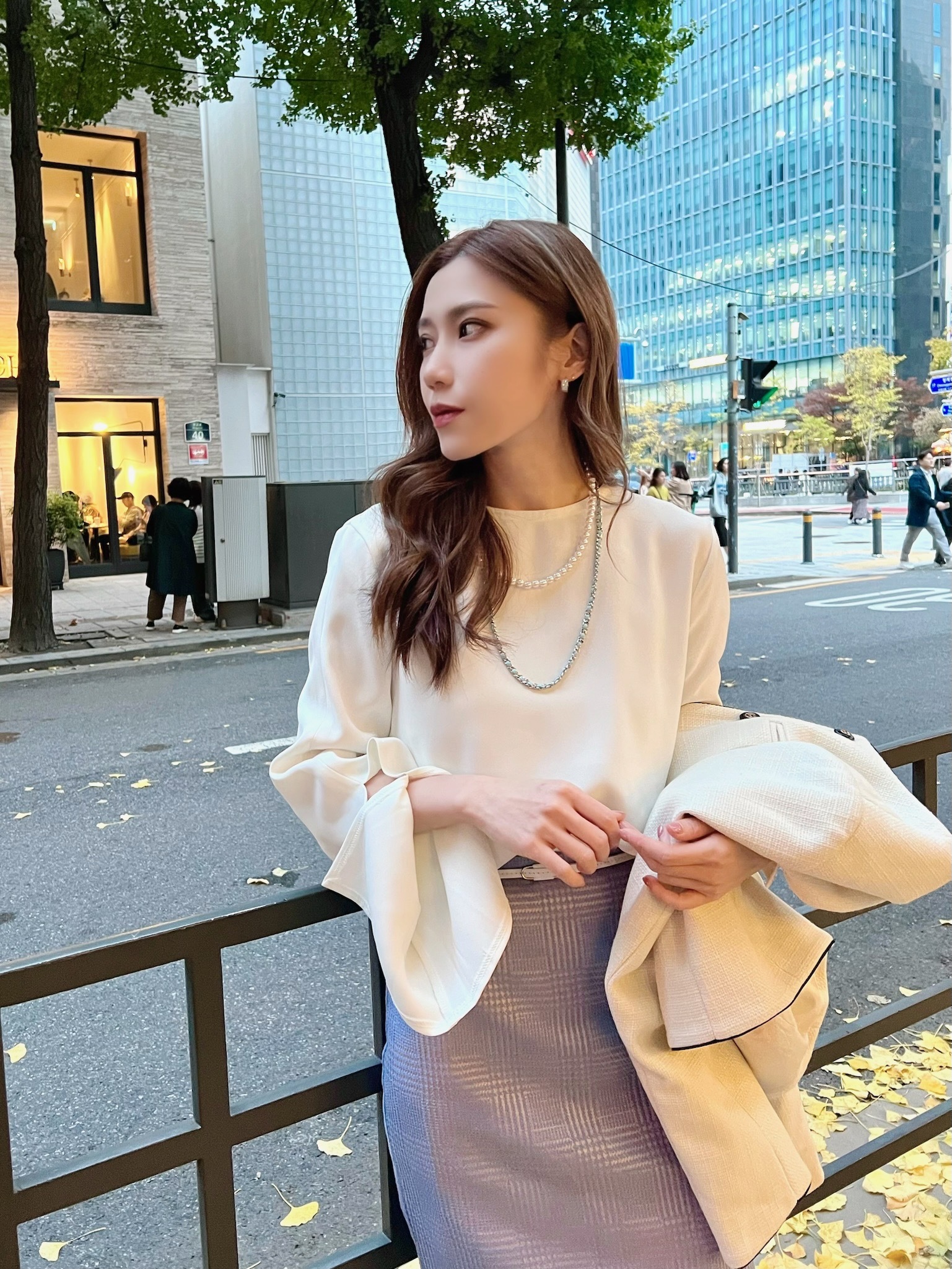 開衩袖金釦優雅上衣