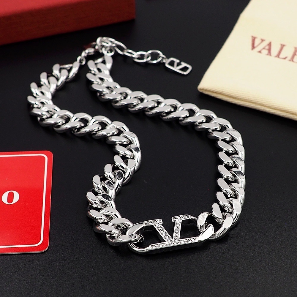 Valentino 摩登金屬項鏈