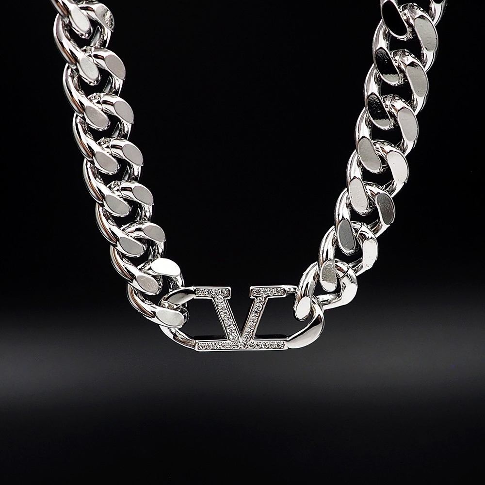 Valentino 摩登金屬項鏈