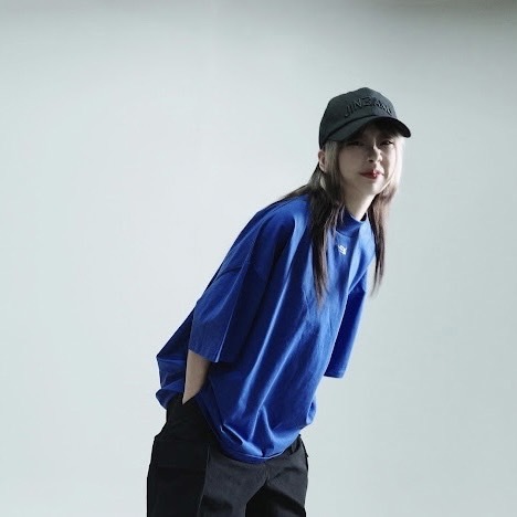 JINMANU  小高領慵懶寬鬆六分袖短T