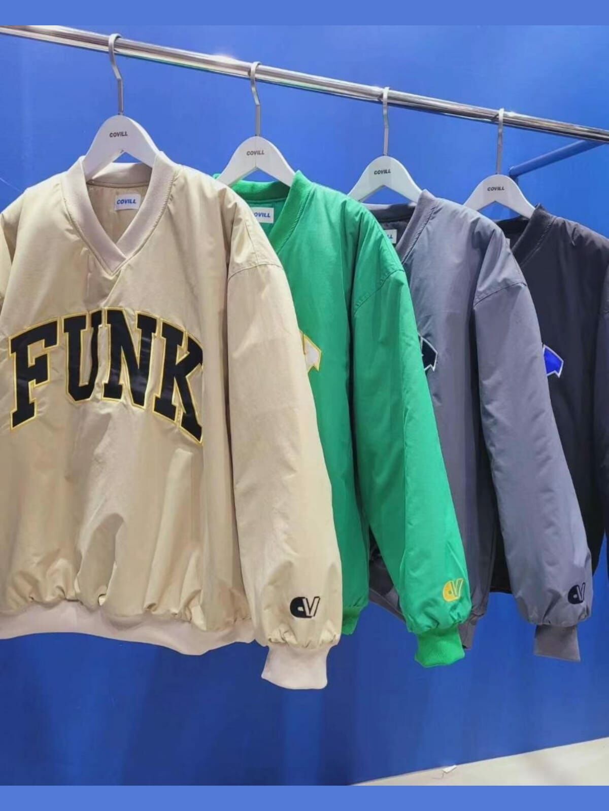 淨色V領英文字衛衣(薄夾棉) COVILL-070T