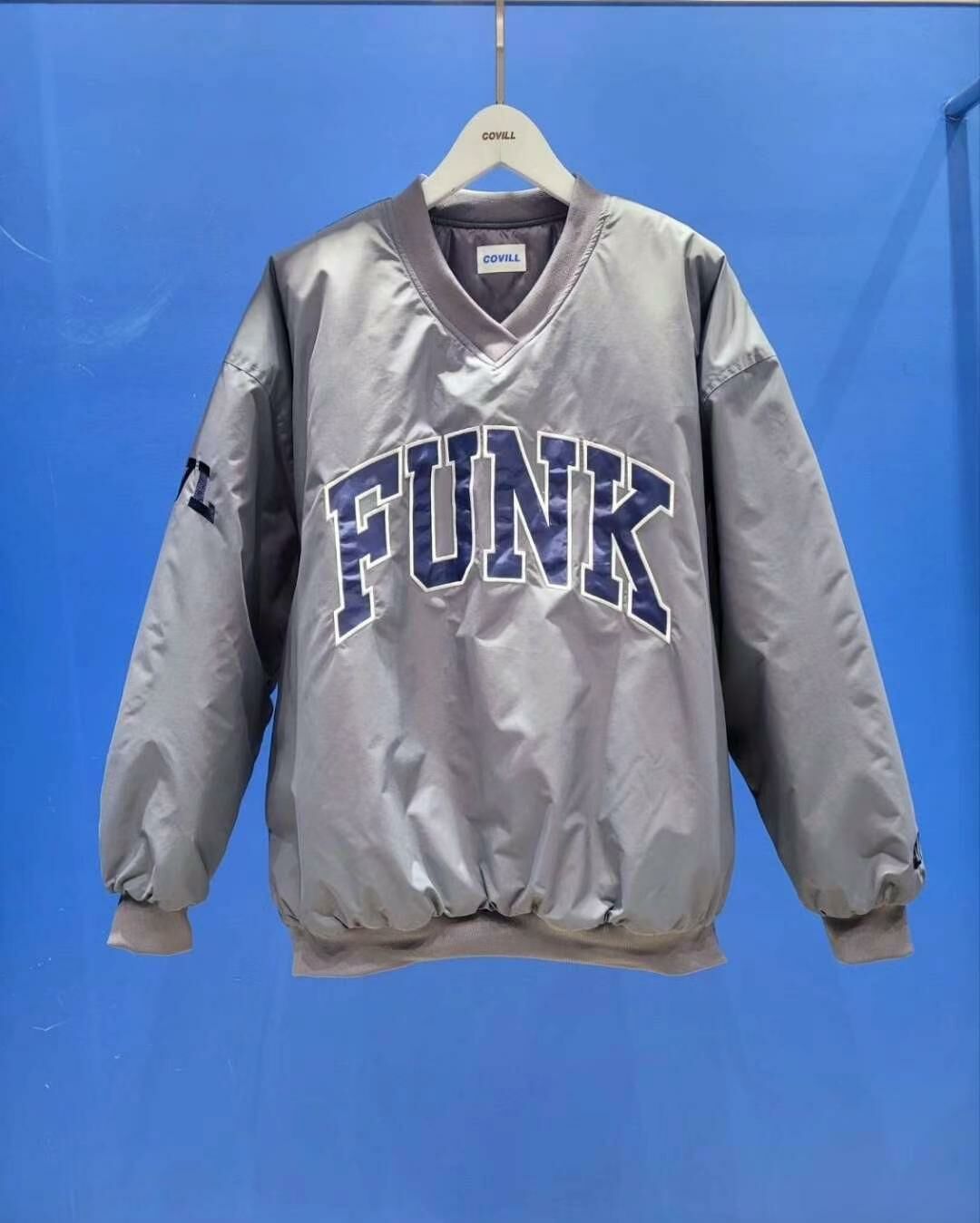 淨色V領英文字衛衣(薄夾棉) COVILL-070T